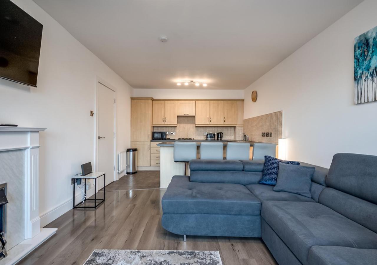 Comfort 2 Bed And Balcony Apartment