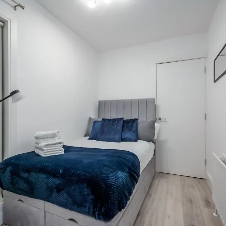 Central Comfort Apt 2 Bed And Balcony Belfast Exterior photo